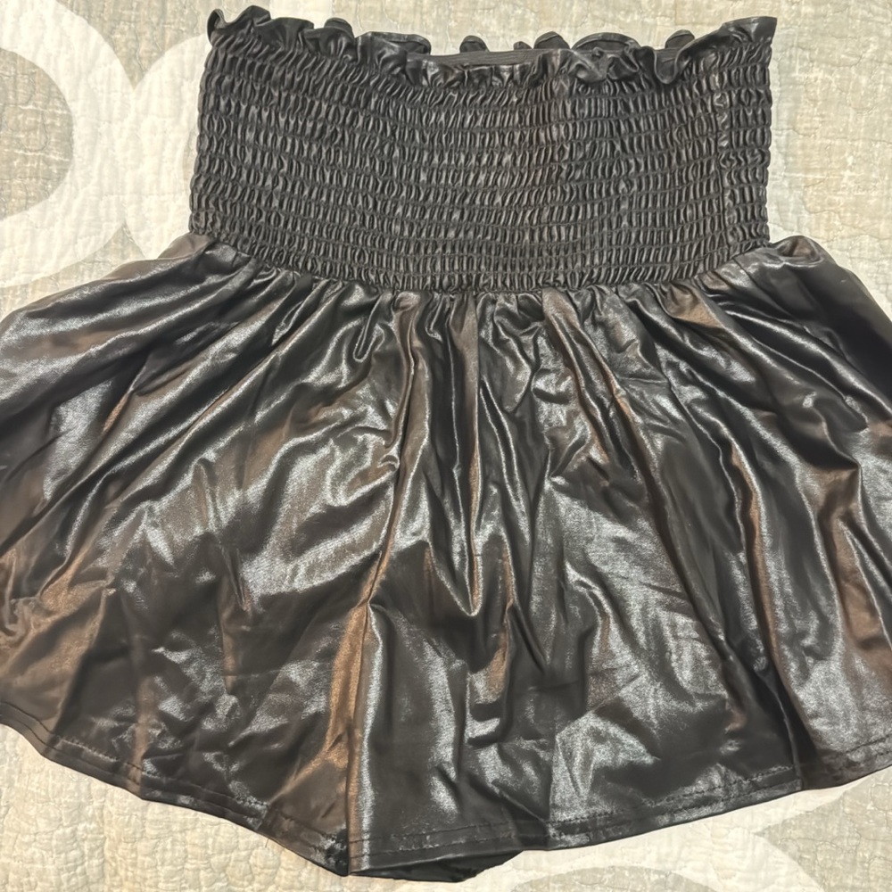 Elegant Black Fake Leather Shorts